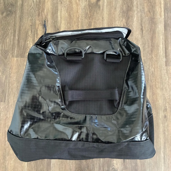 Patagonia Black Hole Duffel Bag 70L - Picture 4 of 12